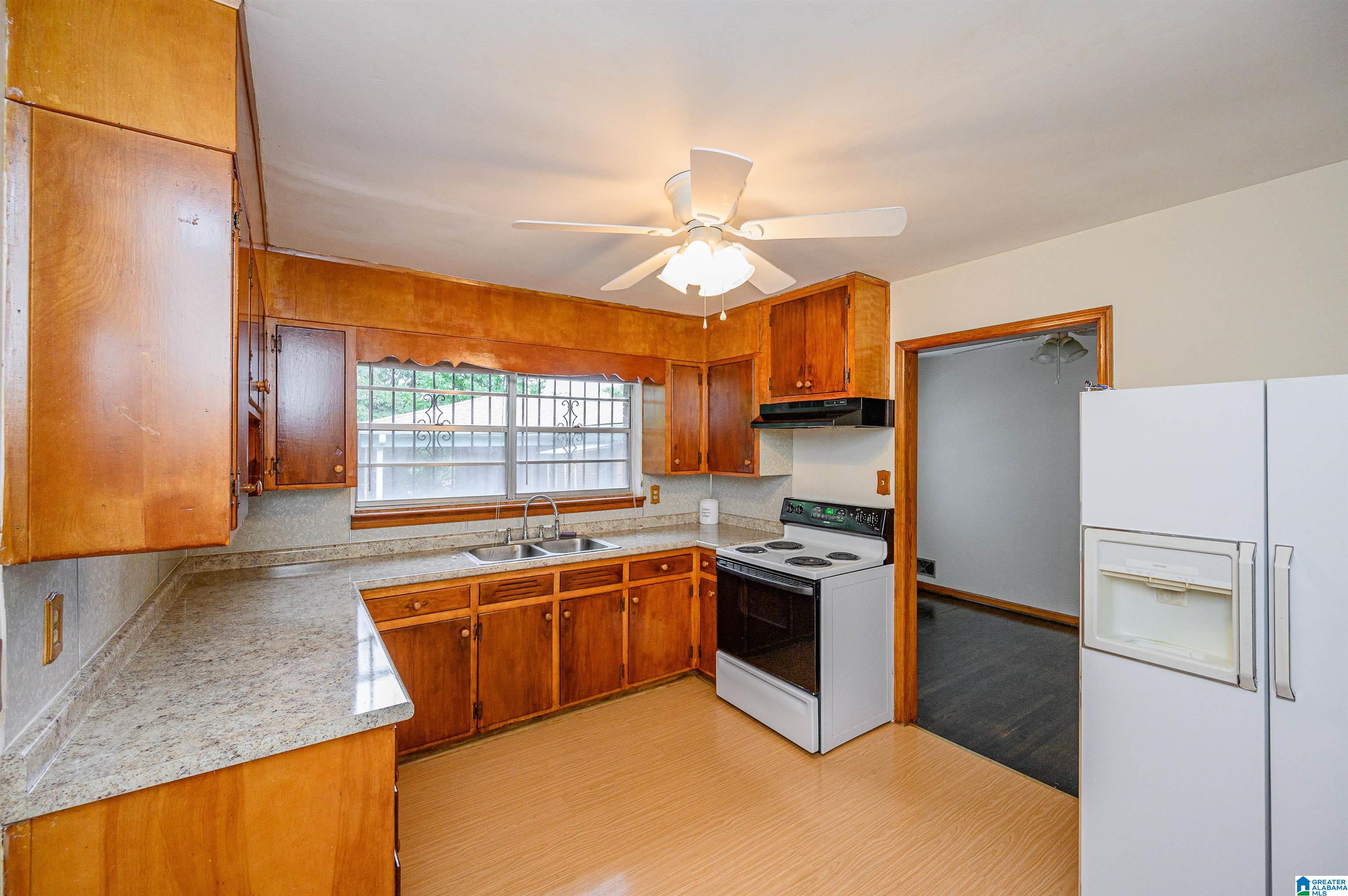 301 17th Avenue Southwest Birmingham, AL 35211 - Photo 12 of 35