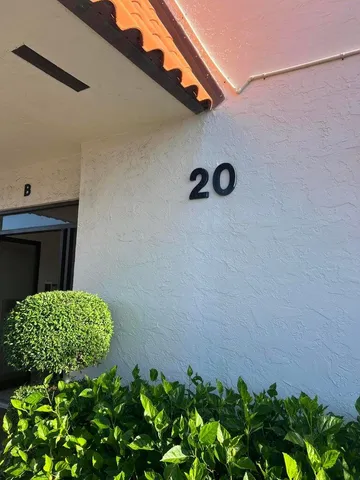 a view of a wall of a house