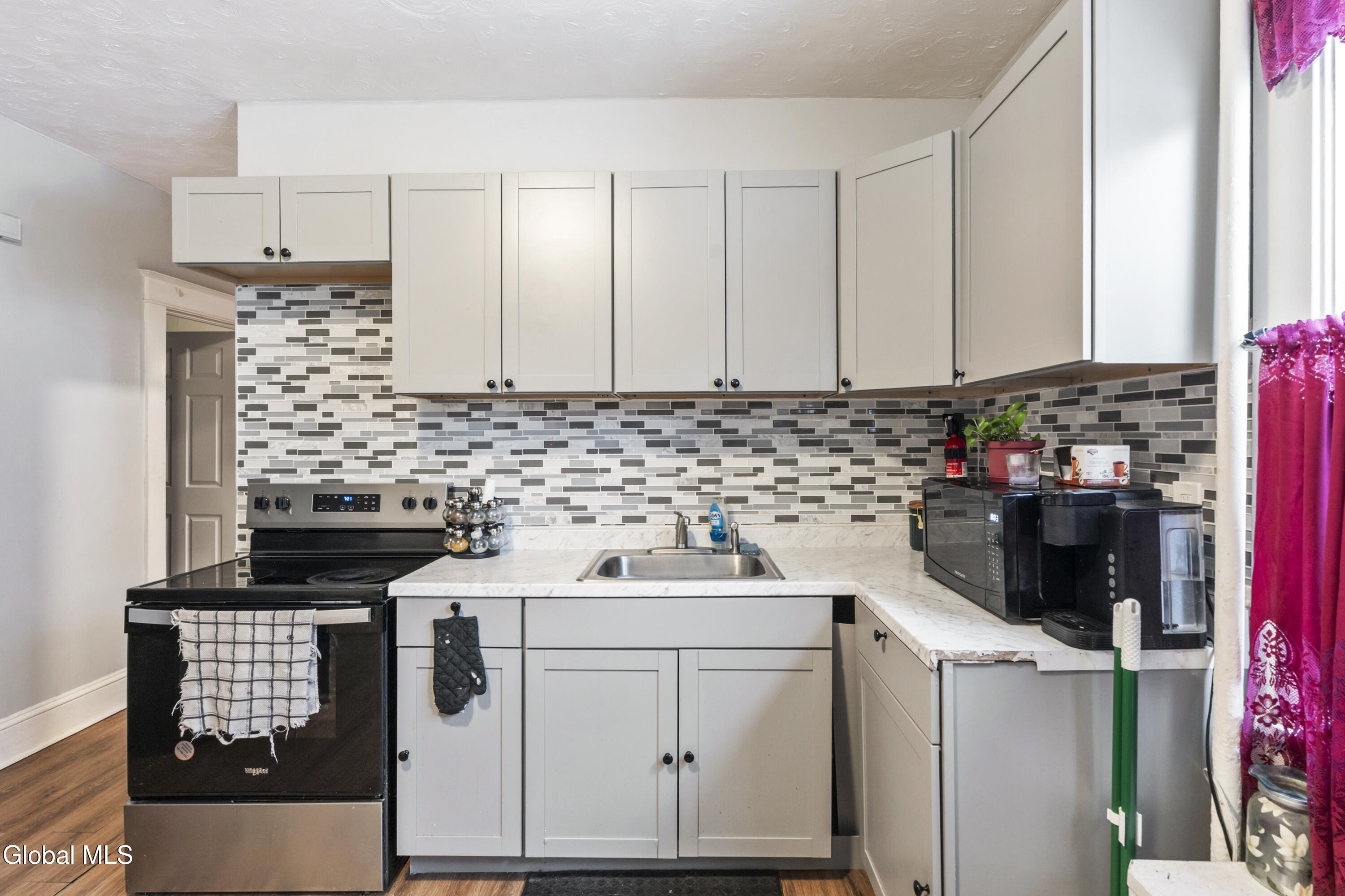 331 7th Avenue Troy, NY 12182 - Photo 7 of 32 DSC03505