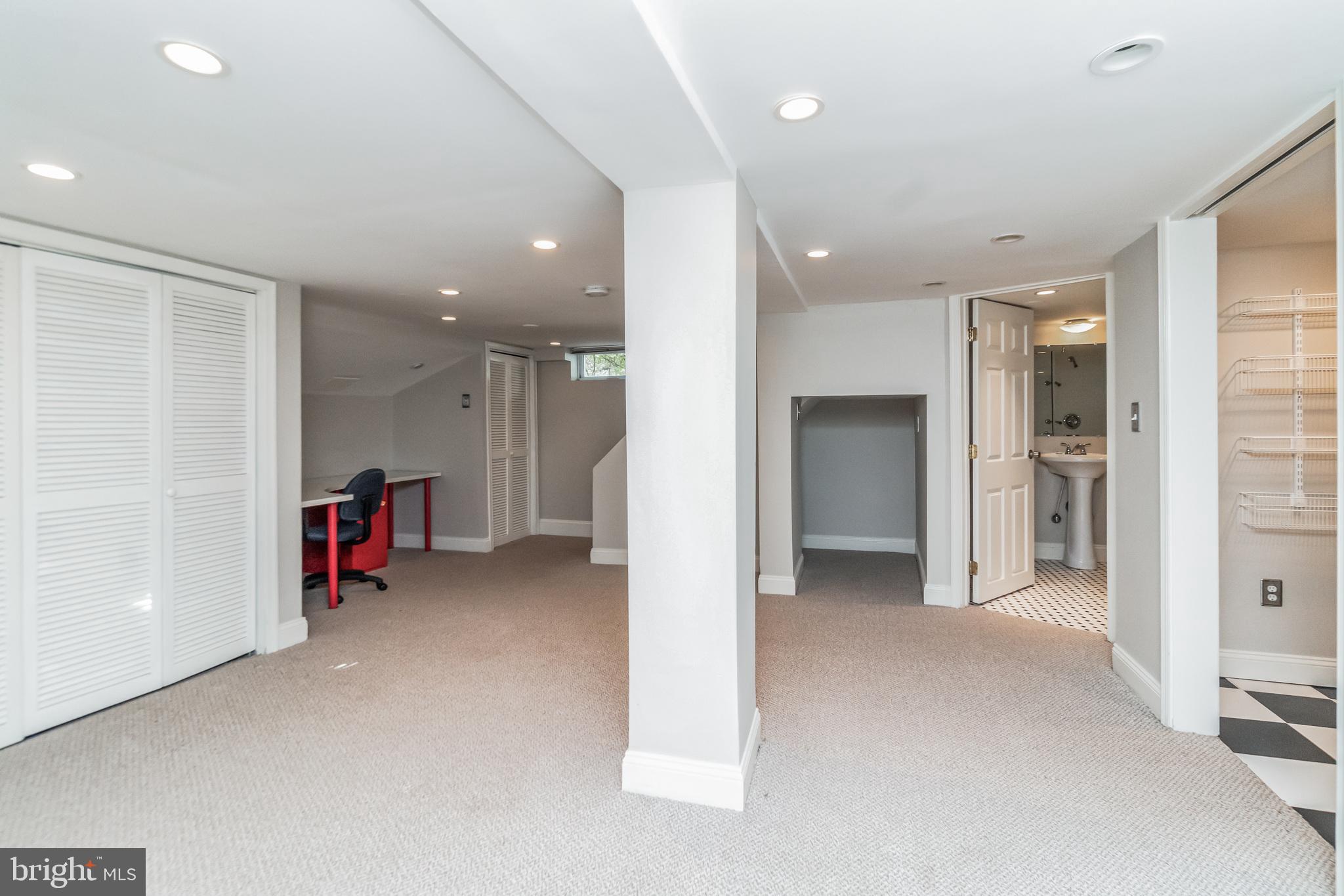 2706 Ridge Rd Drive Alexandria, VA 22302 - Photo 19 of 31