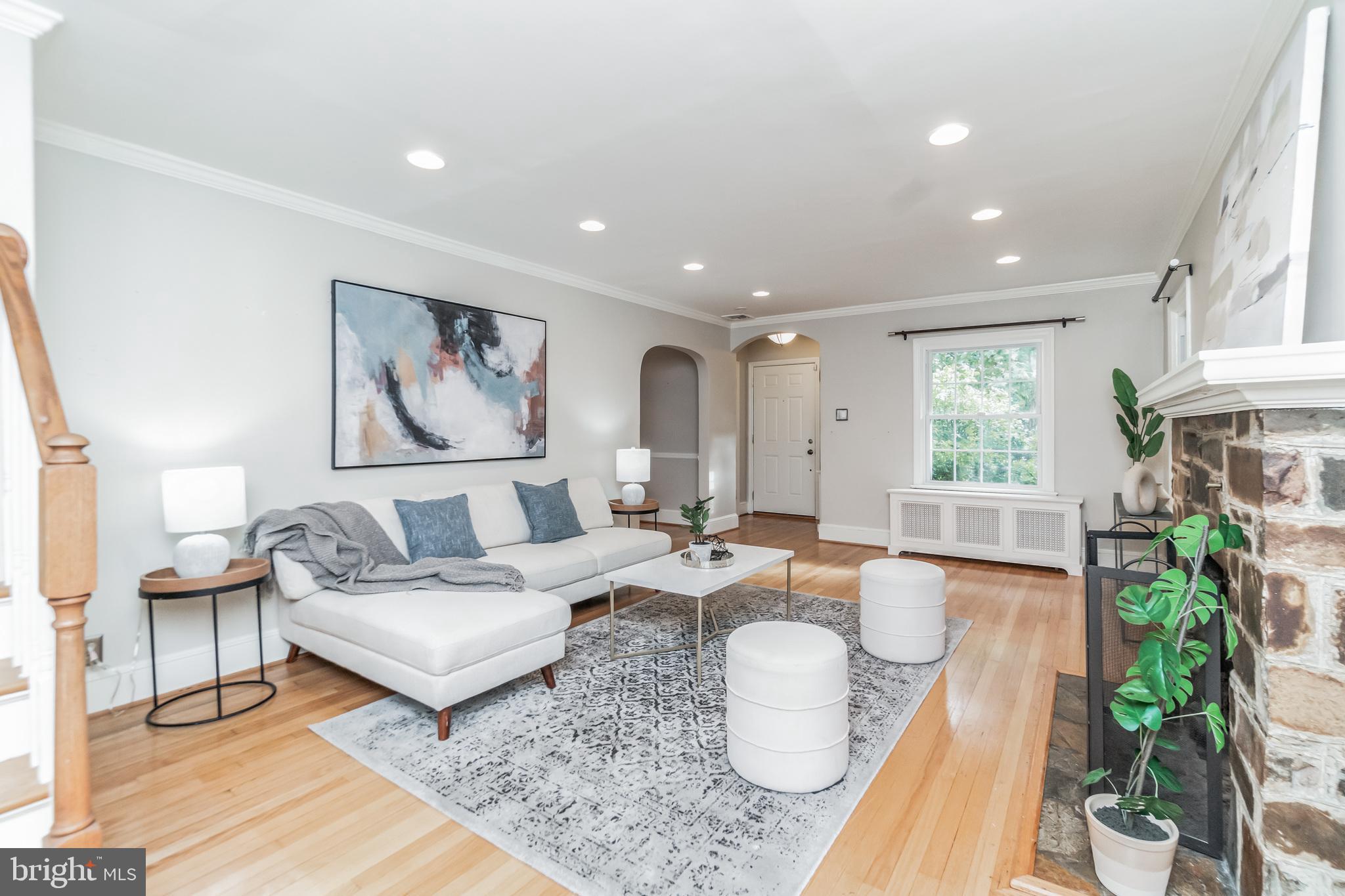 2706 Ridge Rd Drive Alexandria, VA 22302 - Photo 3 of 31