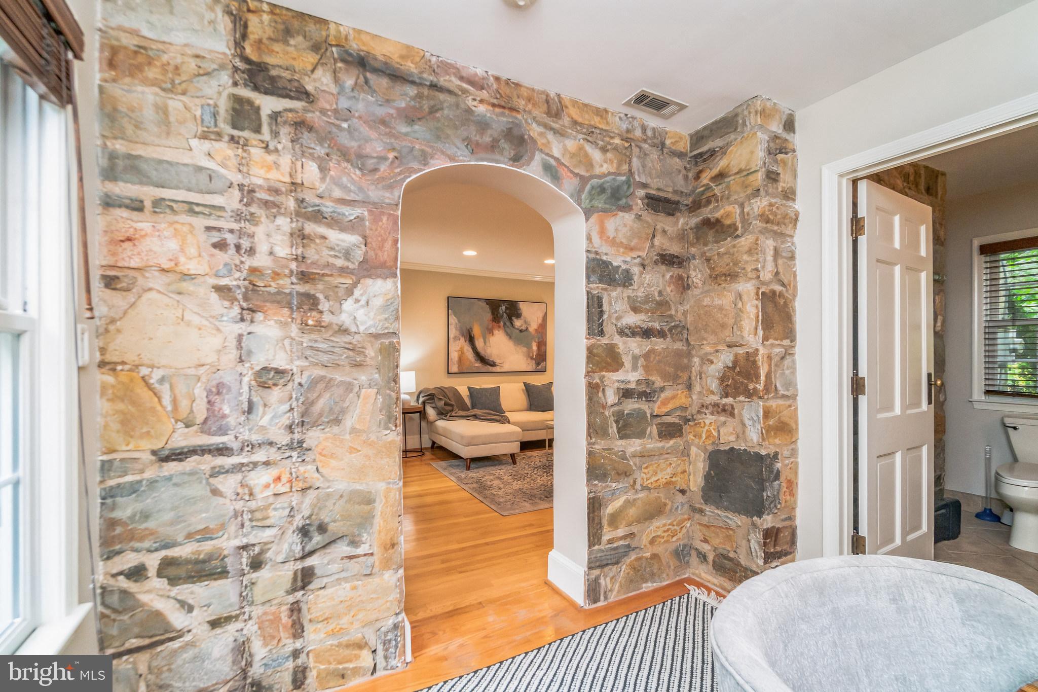 2706 Ridge Rd Drive Alexandria, VA 22302 - Photo 8 of 31