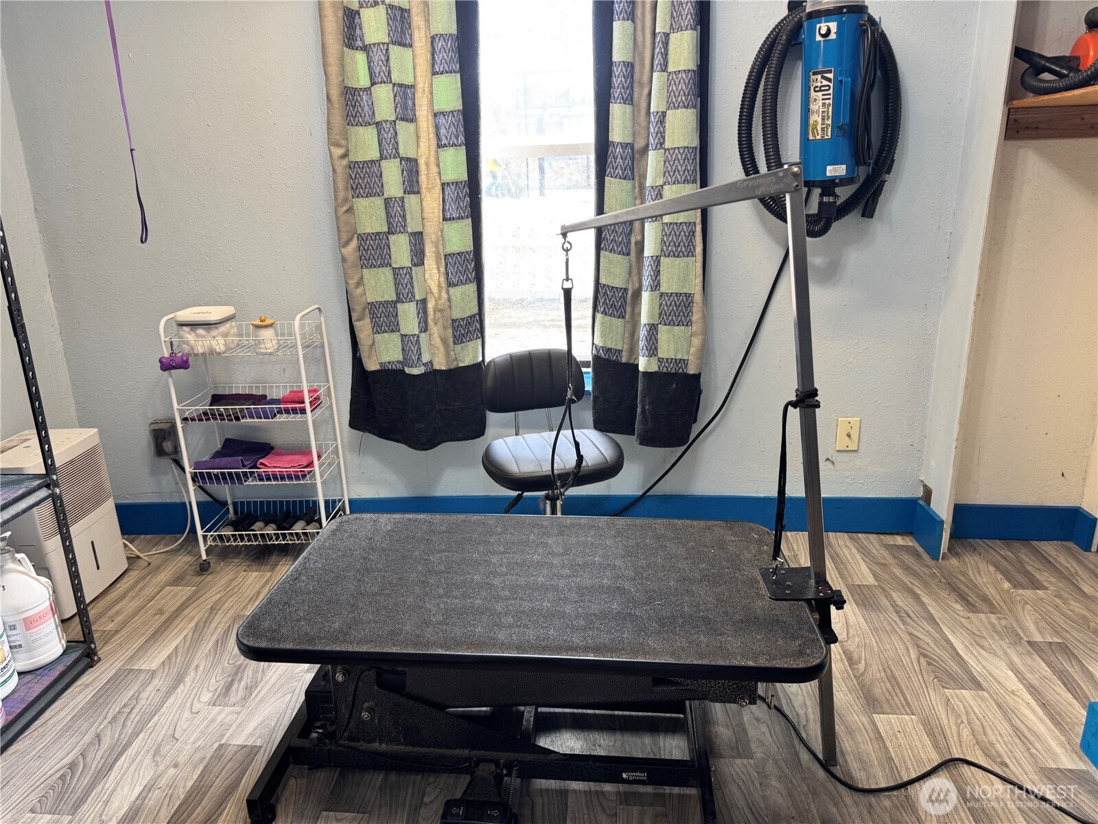 61 North Kean Street Republic, WA 99166 - Photo 11 of 34 a living room with furniture