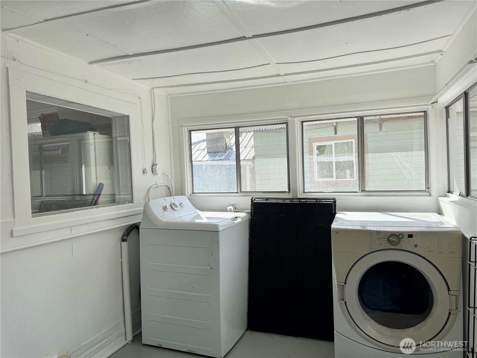 61 North Kean Street Republic, WA 99166 - Photo 21 of 34 a view of entryway with washer and dryer