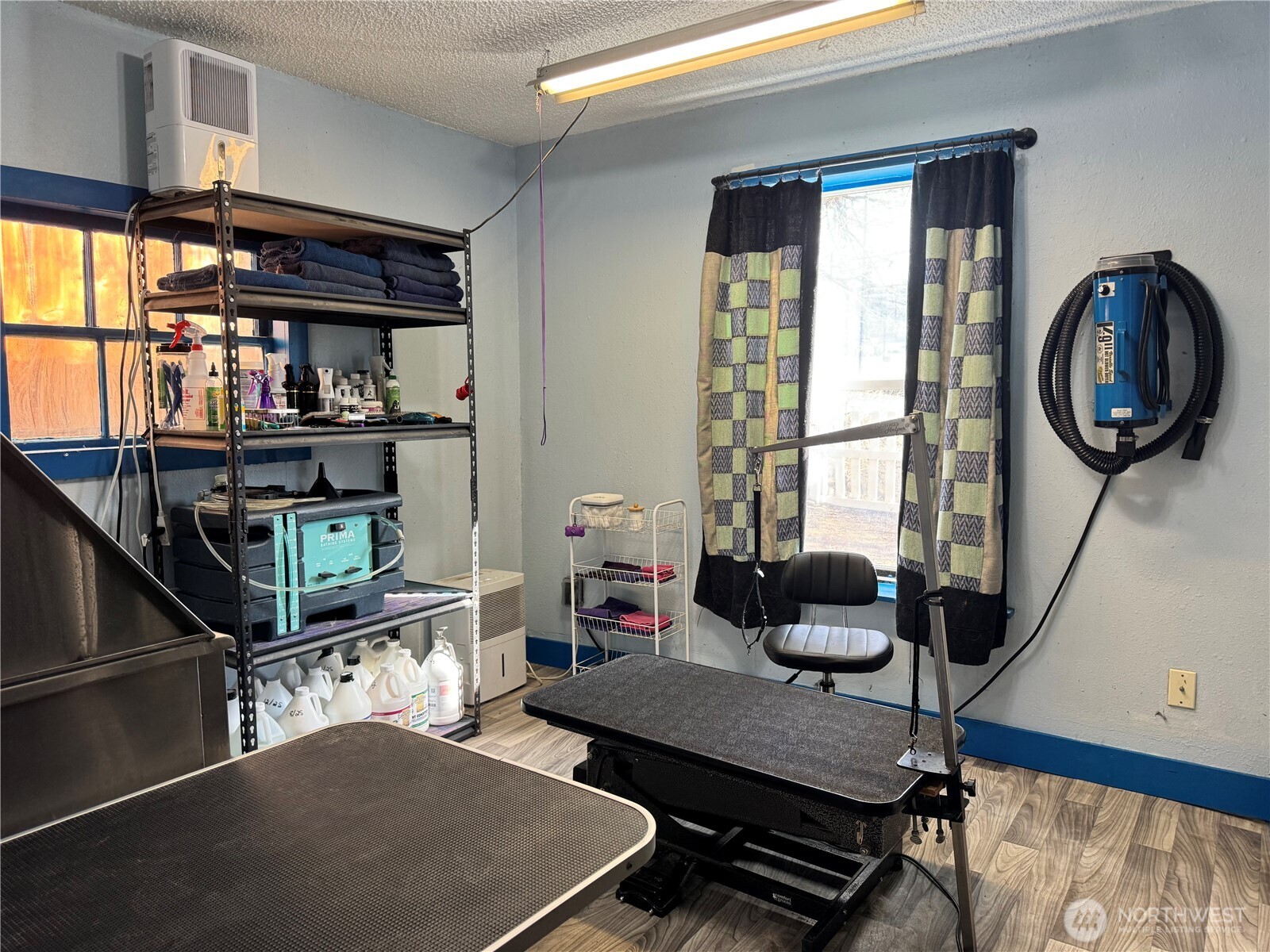 61 North Kean Street Republic, WA 99166 - Photo 25 of 34 a work room with furniture and a window