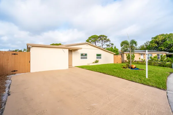 $3,500 | 1601 Northwest 3rd Lane, Boynton Beach, FL 33435