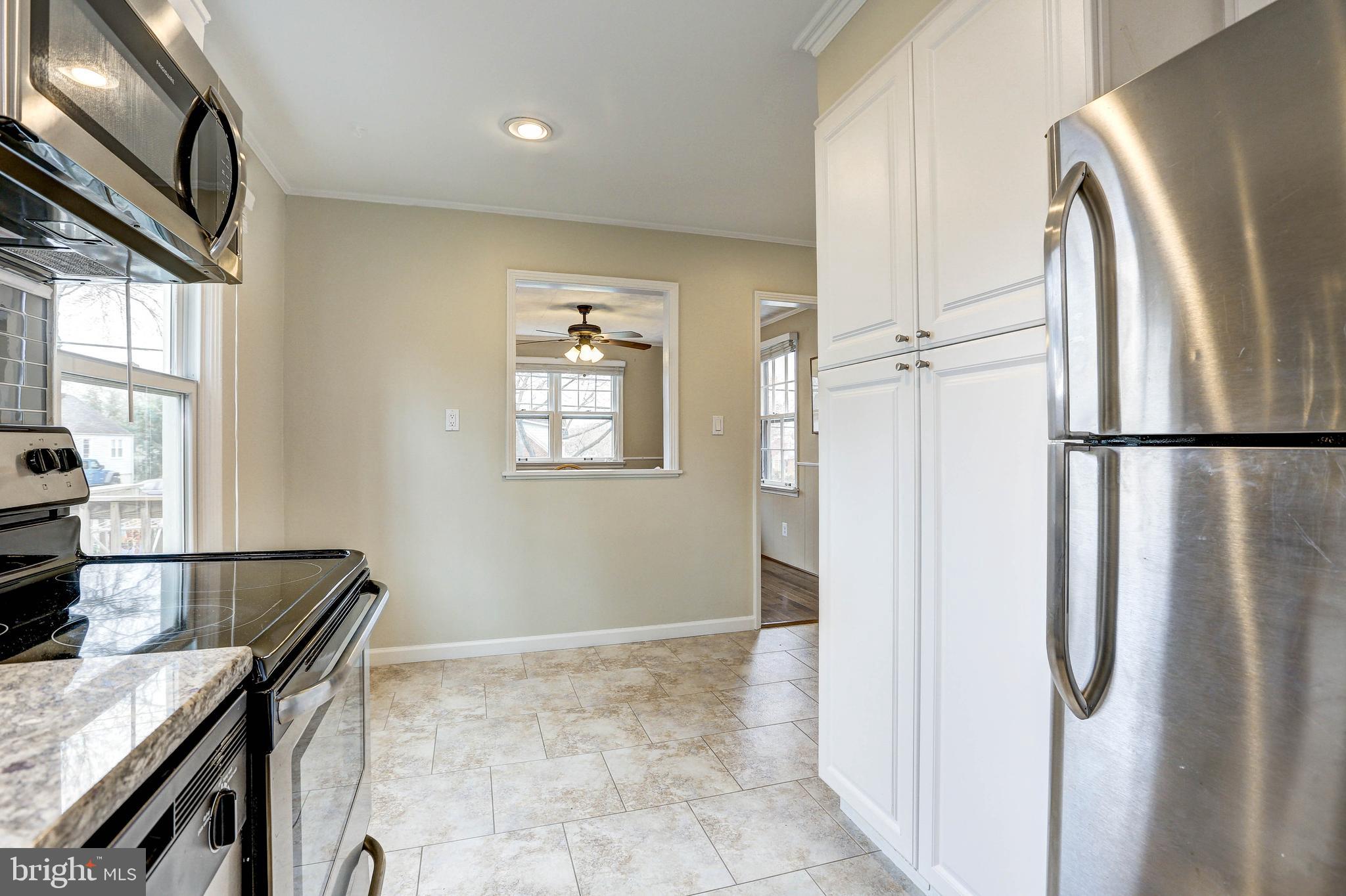 3118 Fayette Road Kensington, MD 20895 - Photo 14 of 35 Spacious, eat-in area of the kitchen.