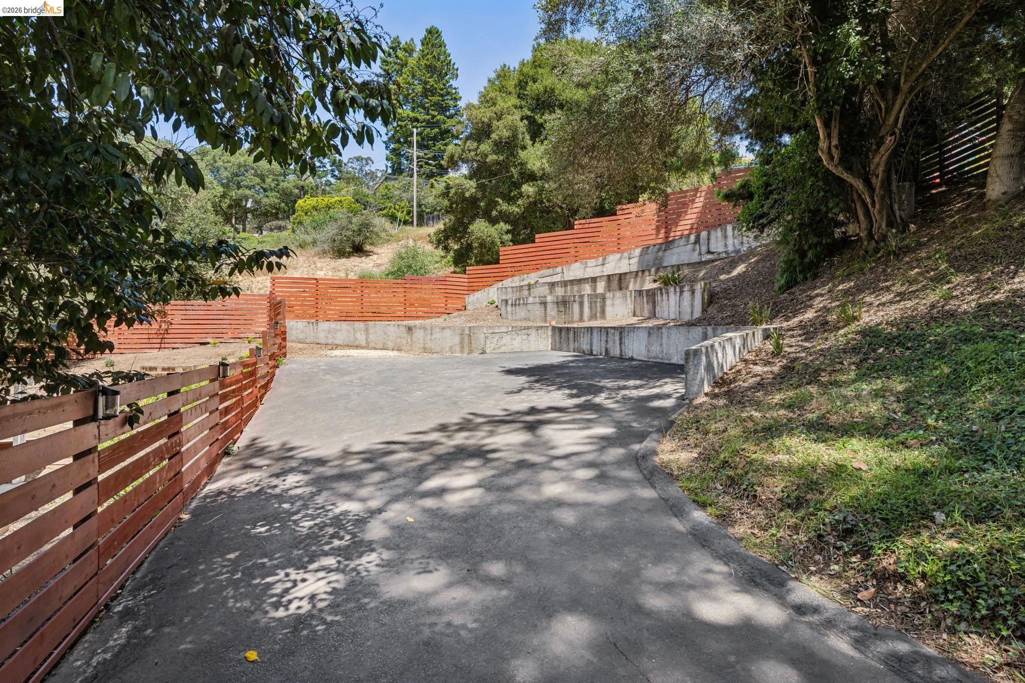 6281 Aspinwall Road Oakland, CA 94611 - Photo 69 of 71
