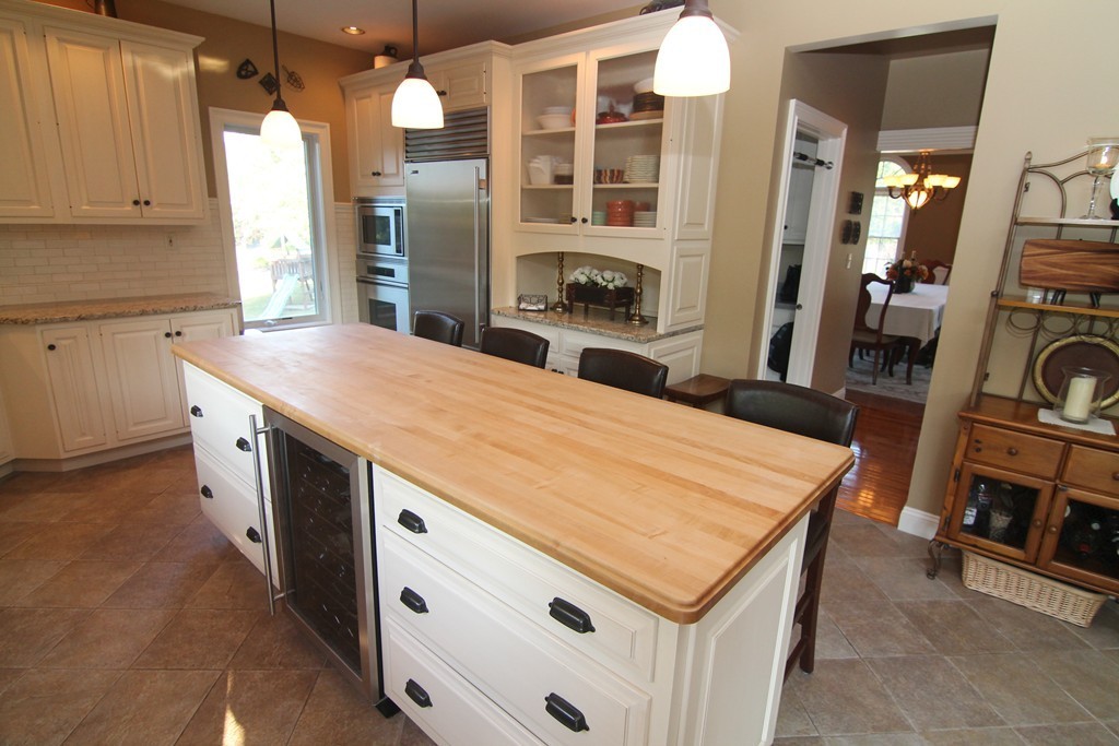 22 Keyes House Road Shrewsbury, MA 01545 - Photo 3 of 27 Gallery Image 3