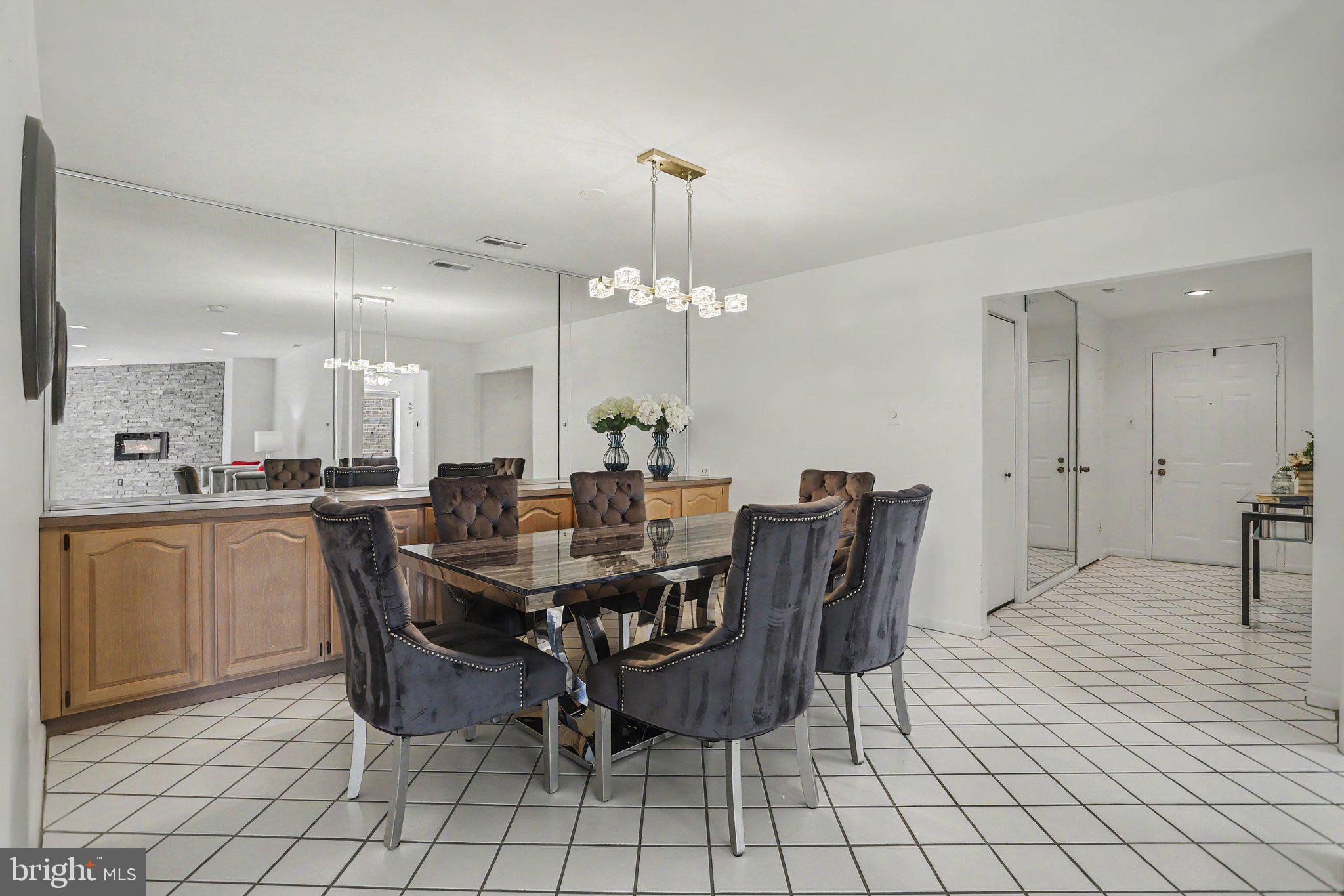 3041 Fallstaff Road, Unit 505D Baltimore, MD 21209 - Photo 3 of 26 Dining Room
