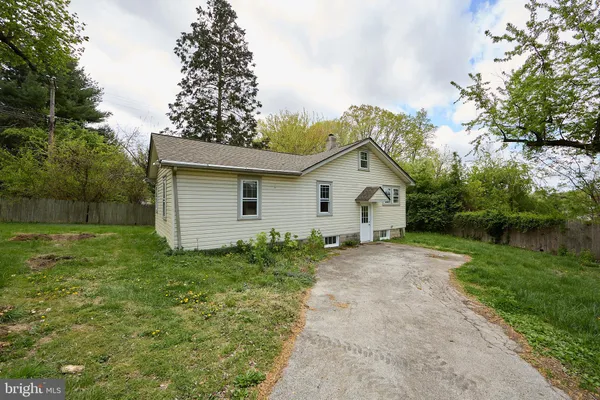 $2,300 | 53 West Knowlton Road, Media, PA 19063