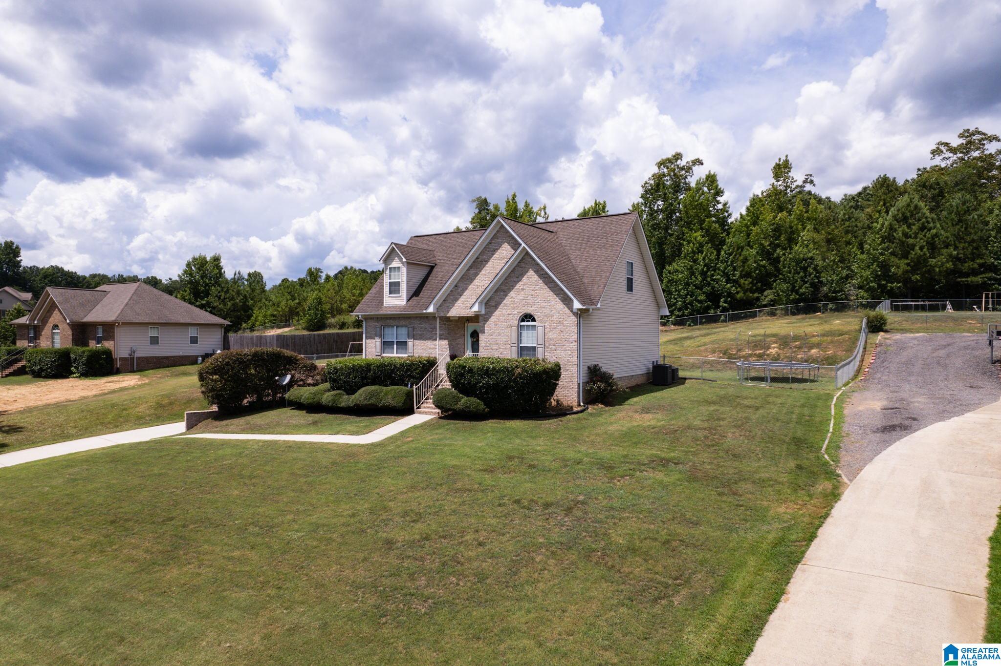 1121 Armstrong Loop Hayden, AL 35079 - Photo 3 of 42