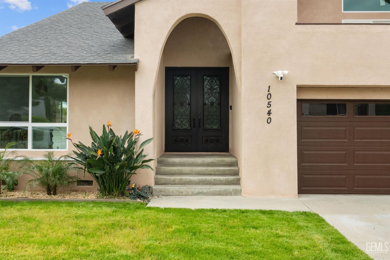Undisclosed Address Sun Valley, CA 91352 - Photo 20 of 44 a view of front door and yard
