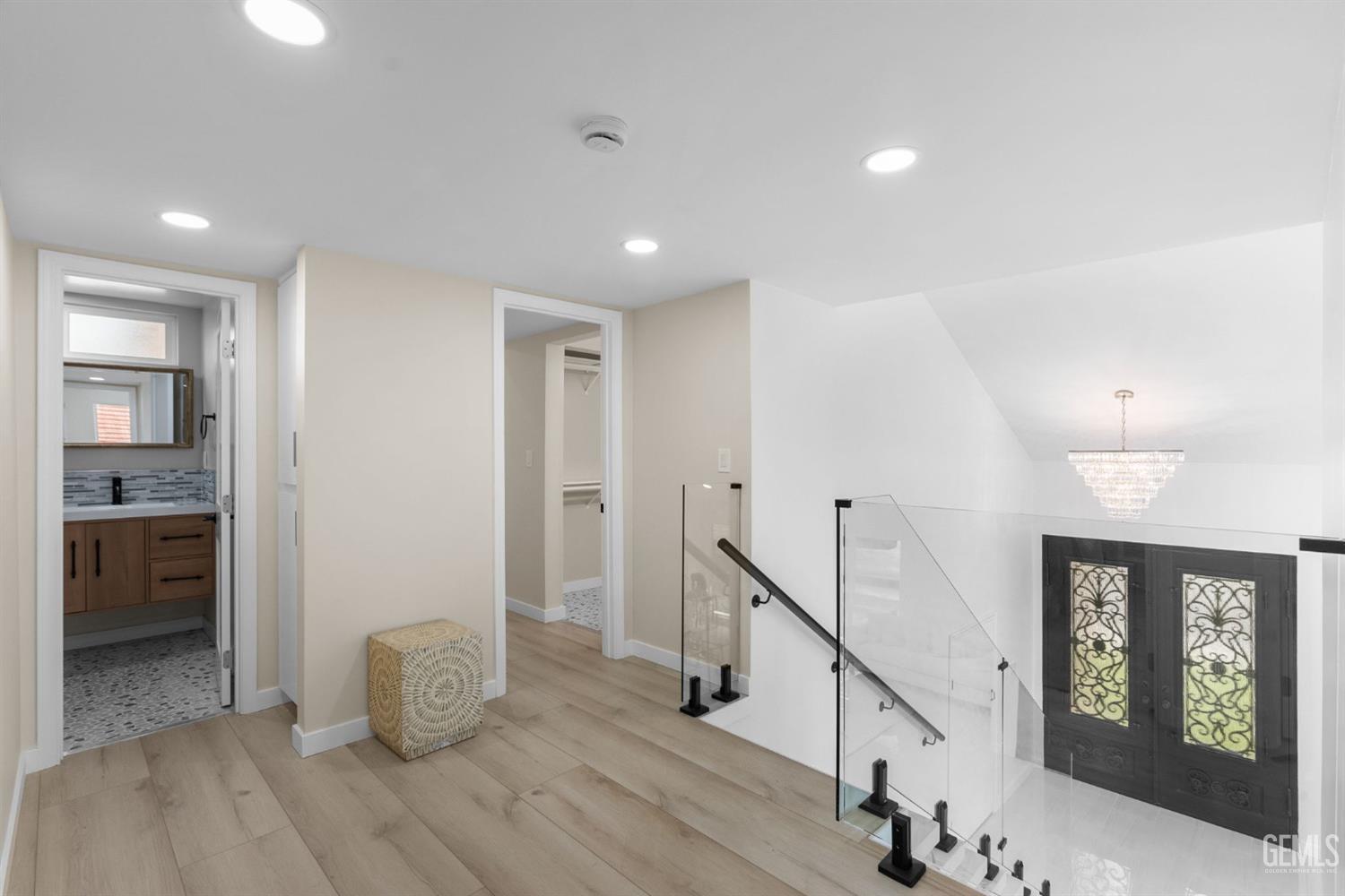 Undisclosed Address Sun Valley, CA 91352 - Photo 33 of 44 a view of an empty room and window