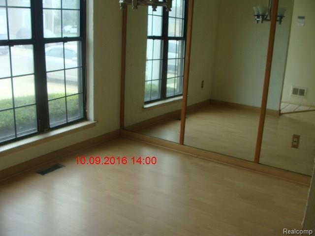 16405 Rudgate Street, Unit 6 Southgate, MI 48195 - Photo 5 of 12 dining room 9 10 16_timestamp.JPG