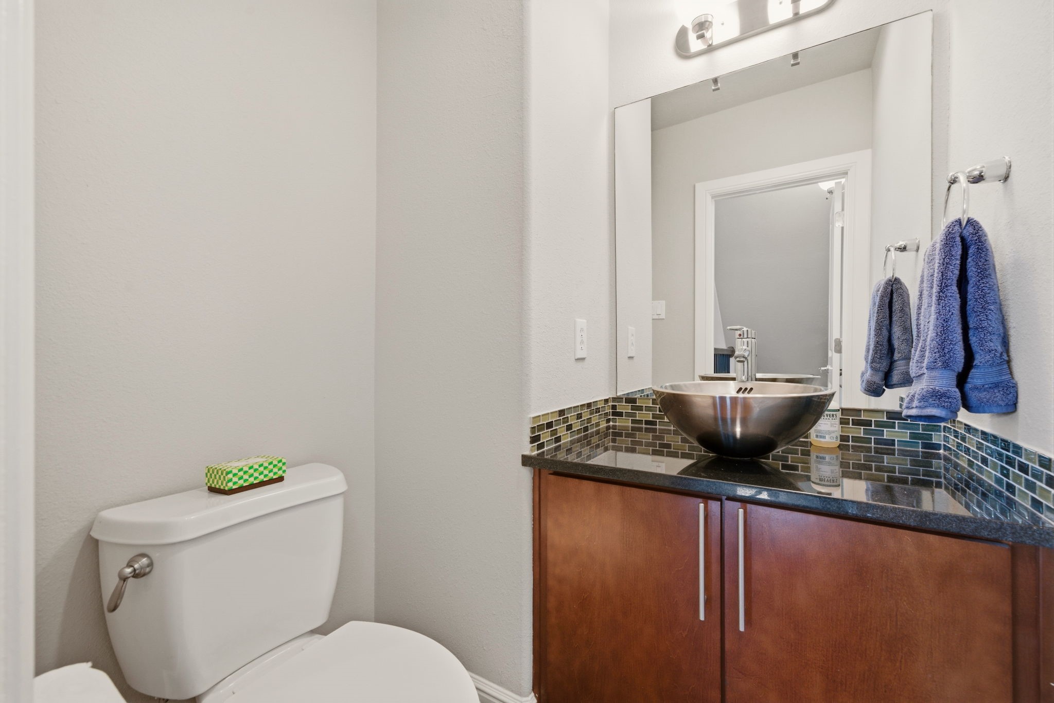 2110 Shearn Street, Unit 16 Houston, TX 77007 - Photo 10 of 37 Half bath with vessel sink and granite counter! Tucked away in the far corner of the second floor - private yet convenient!