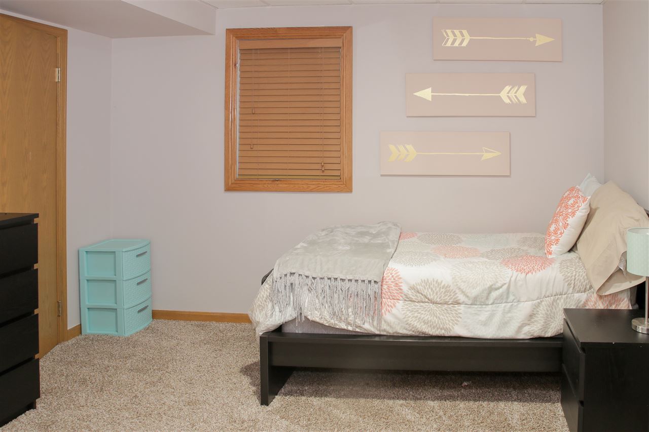 1078 South Gale Road Davison, MI 48423 - Photo 20 of 33 Bedroom #4 in the lower level with egress window.
