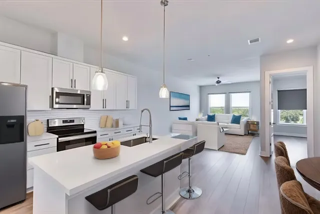 $1,700 | 4507 East Martin Luther King Jr Boulevard, Unit 132, Austin, TX 78721