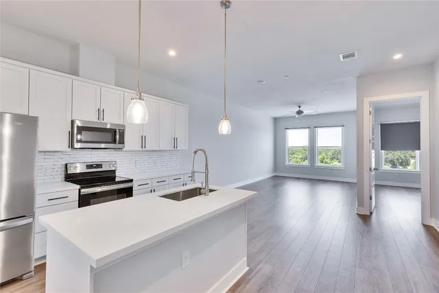 $1,700 | 4507 East Martin Luther King Jr Boulevard, Unit 132, Austin, TX 78721