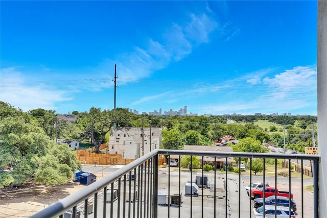$1,700 | 4507 East Martin Luther King Jr Boulevard, Unit 132, Austin, TX 78721