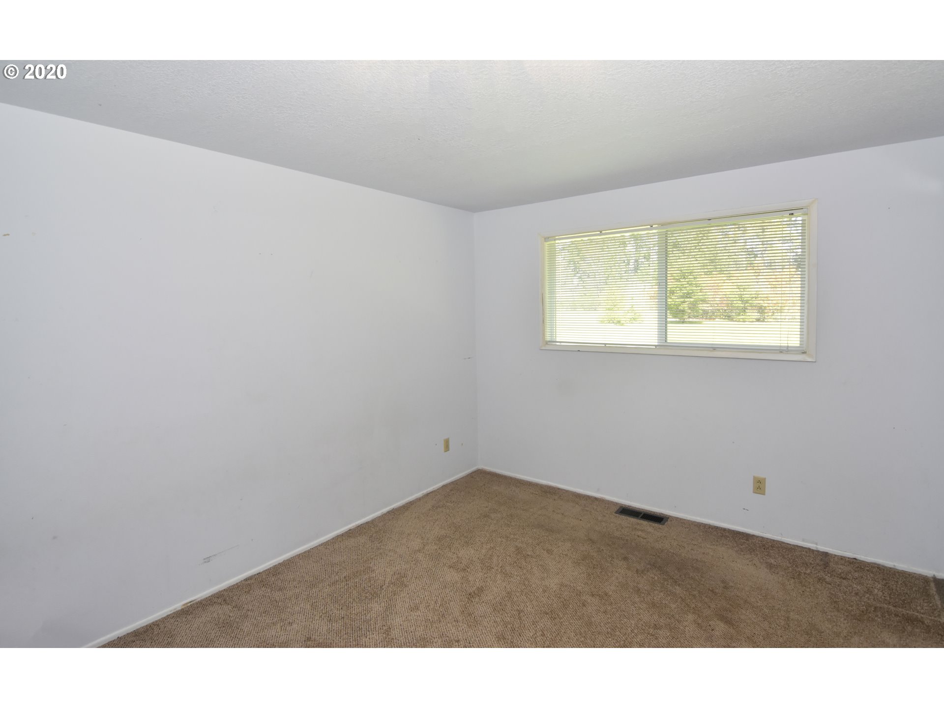 89494 Demming Road Elmira, OR 97437 - Photo 11 of 22 Gallery Image 11