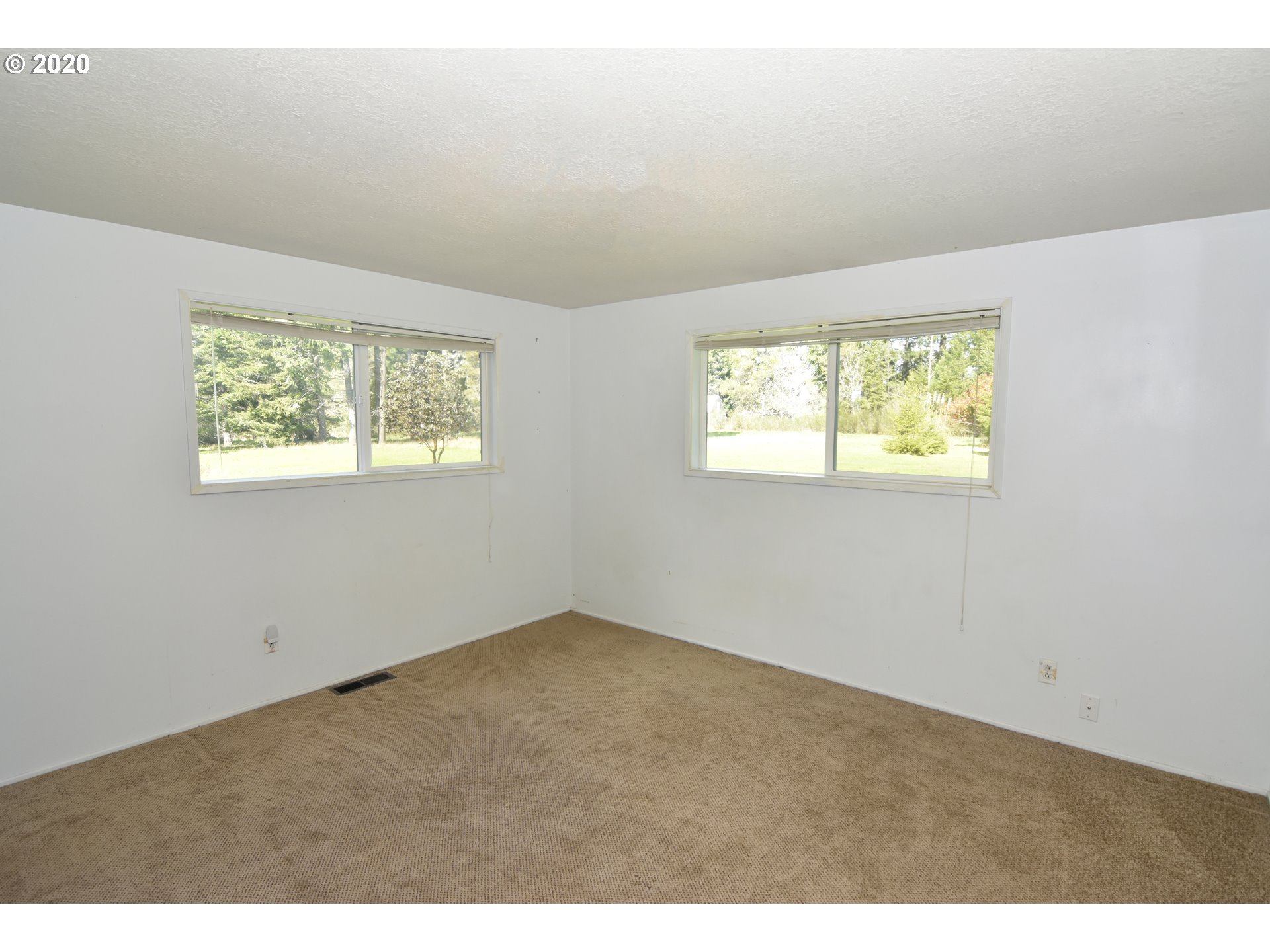 89494 Demming Road Elmira, OR 97437 - Photo 12 of 22 Gallery Image 12