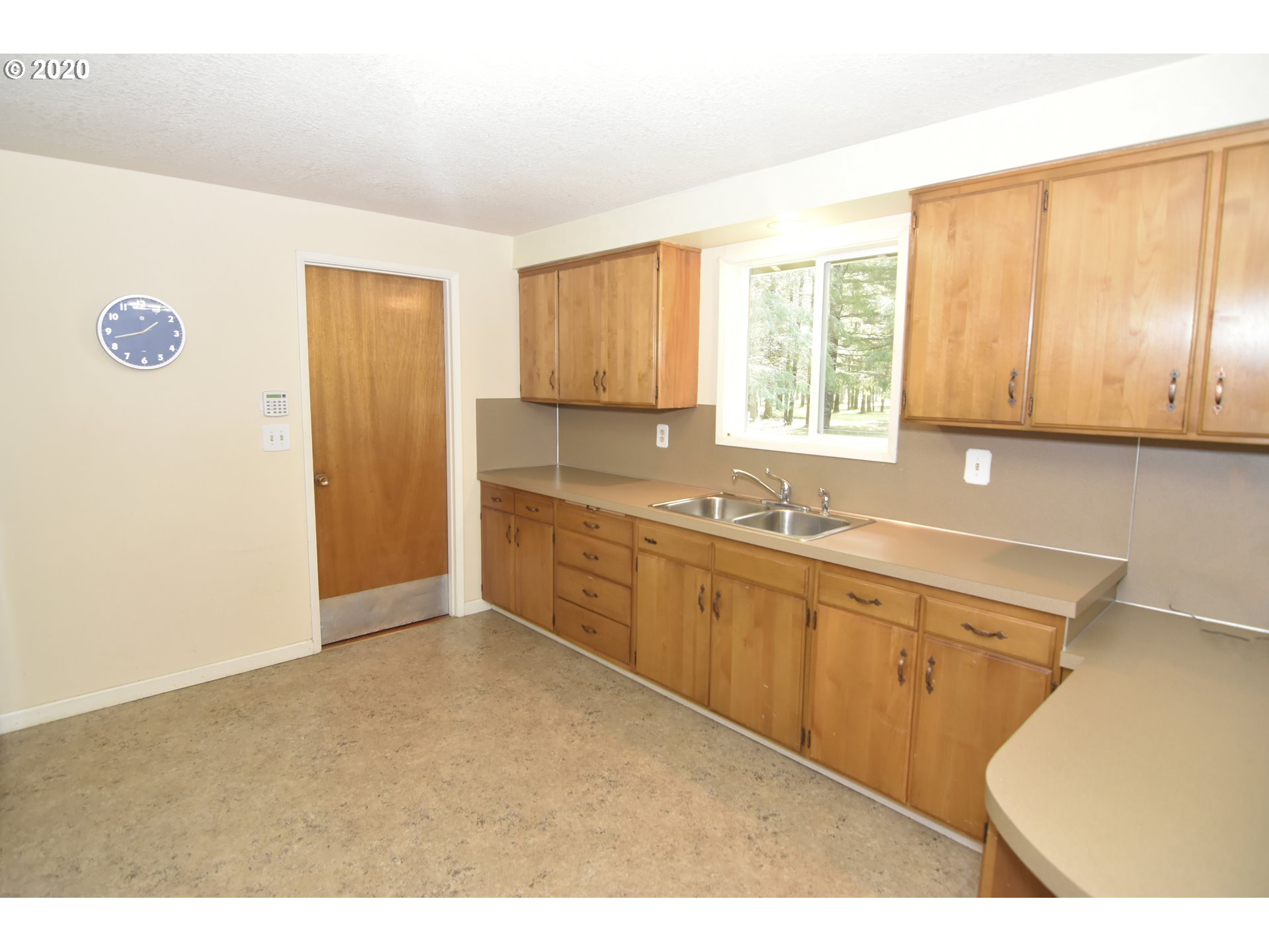 89494 Demming Road Elmira, OR 97437 - Photo 8 of 22 Gallery Image 8