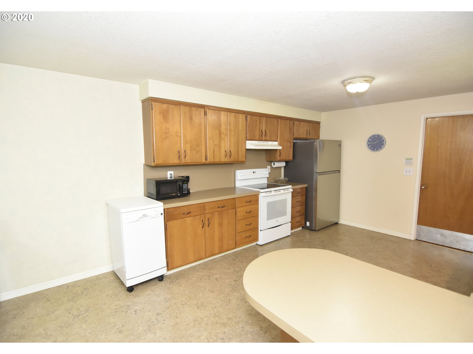89494 Demming Road Elmira, OR 97437 - Photo 9 of 22 Gallery Image 9