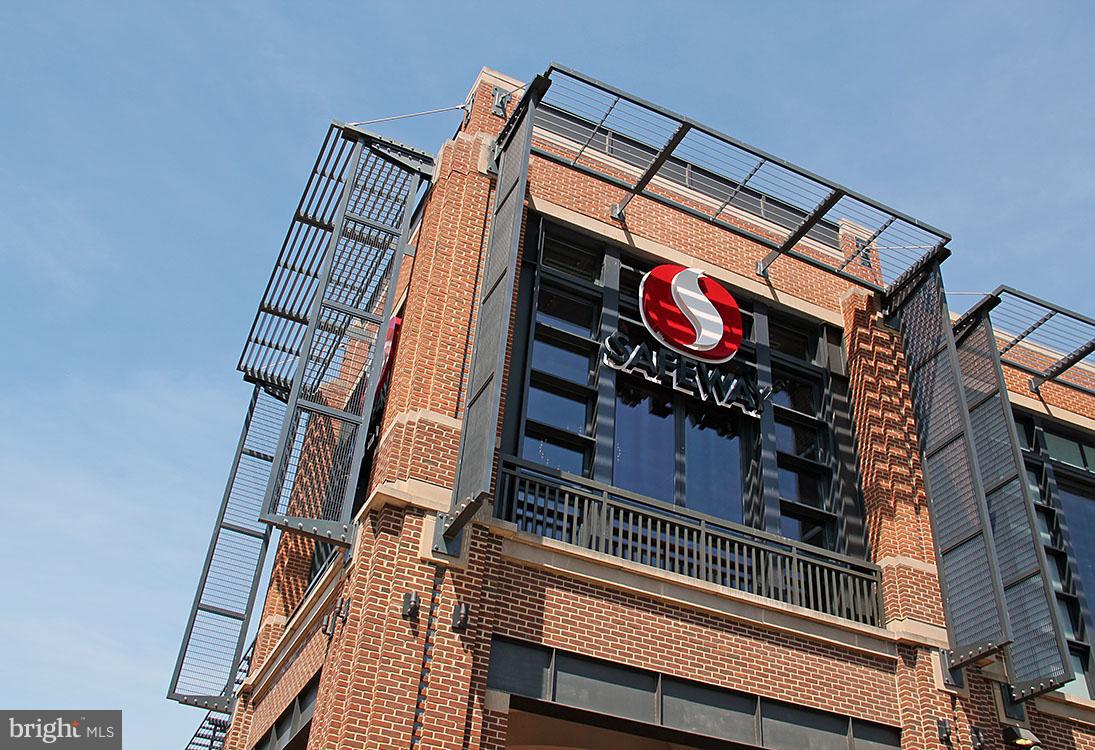 3924 W Street Northwest, Unit 3 Washington, DC 20007 - Photo 6 of 11 Pick up groceries...