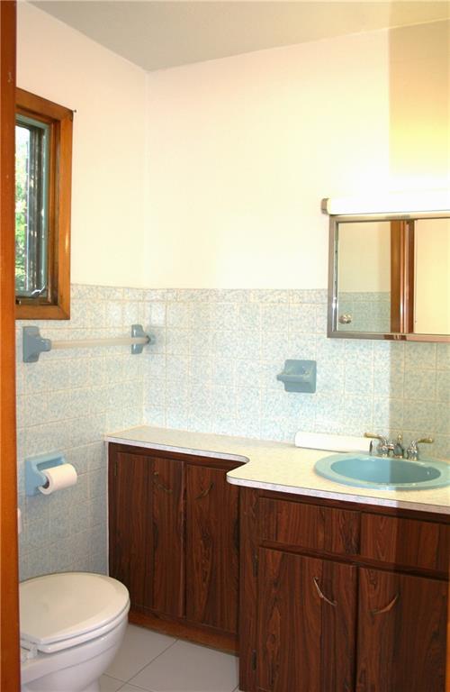 208 Theatre Road (route 219) Carrolltown, PA 15722 - Photo 16 of 39 master bath