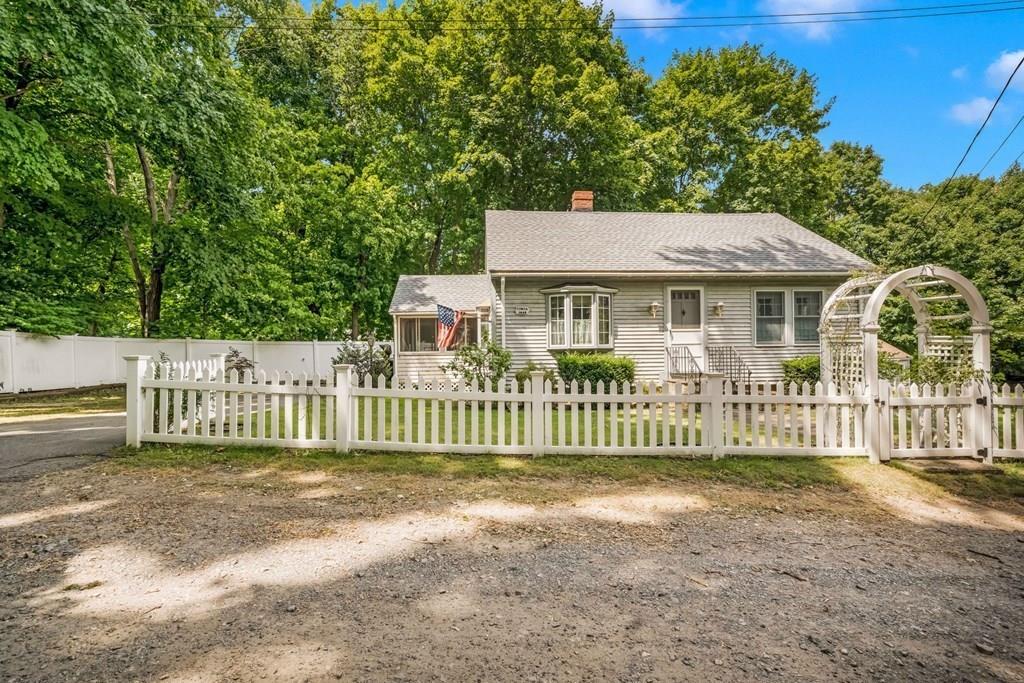 14 Pentucket Avenue Georgetown, MA 01833 - Photo 3 of 37 Gallery Image 3