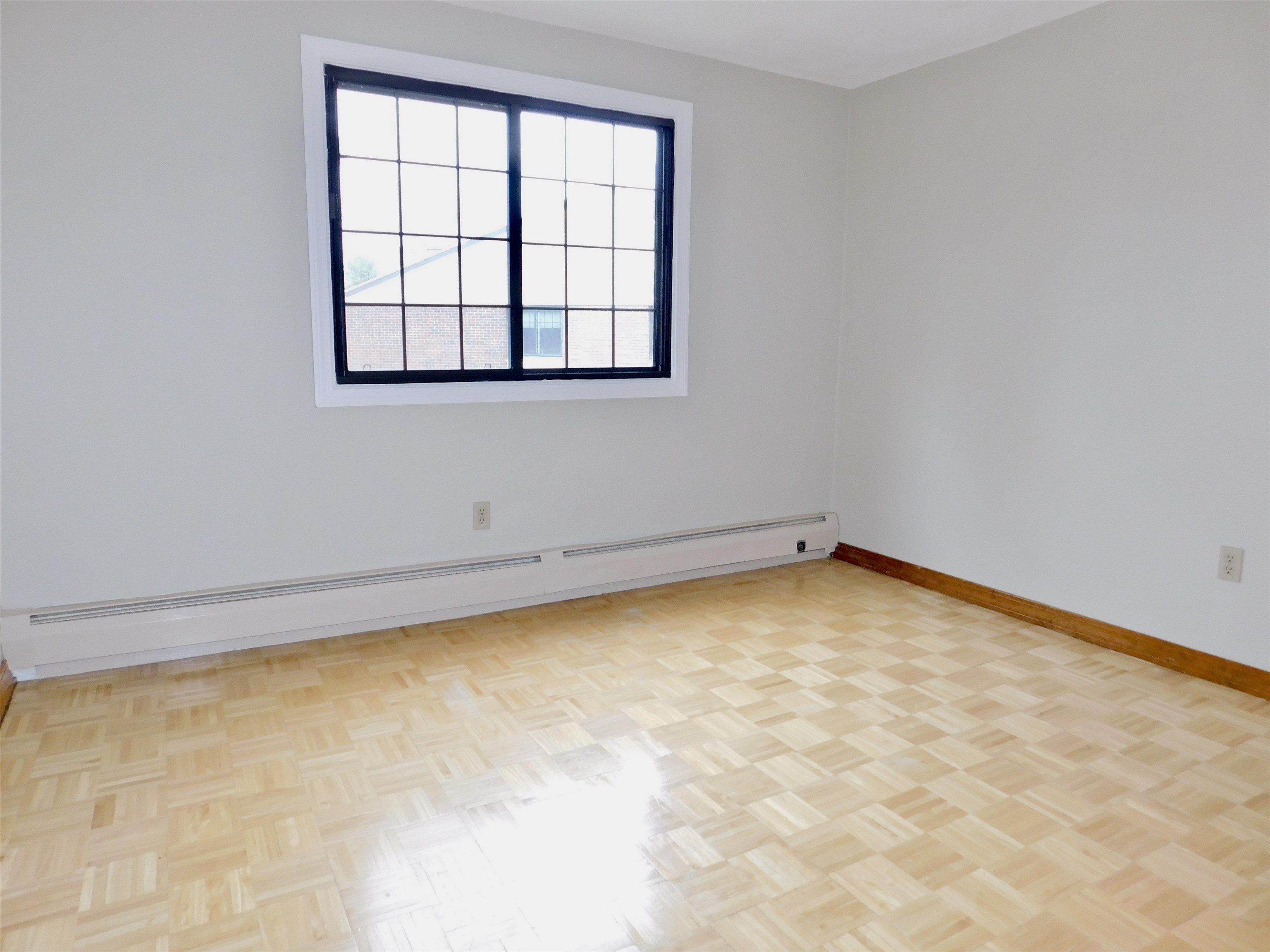 34 English Village Road, Unit 303 Manchester, NH 03102 - Photo 13 of 17 Gallery Image 13