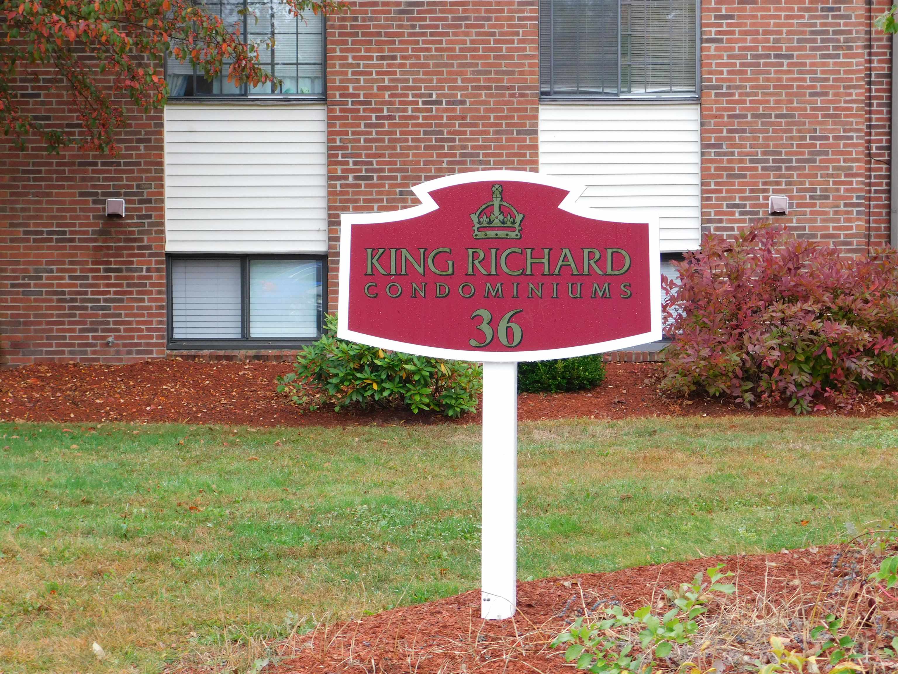 34 English Village Road, Unit 303 Manchester, NH 03102 - Photo 2 of 17 Gallery Image 2
