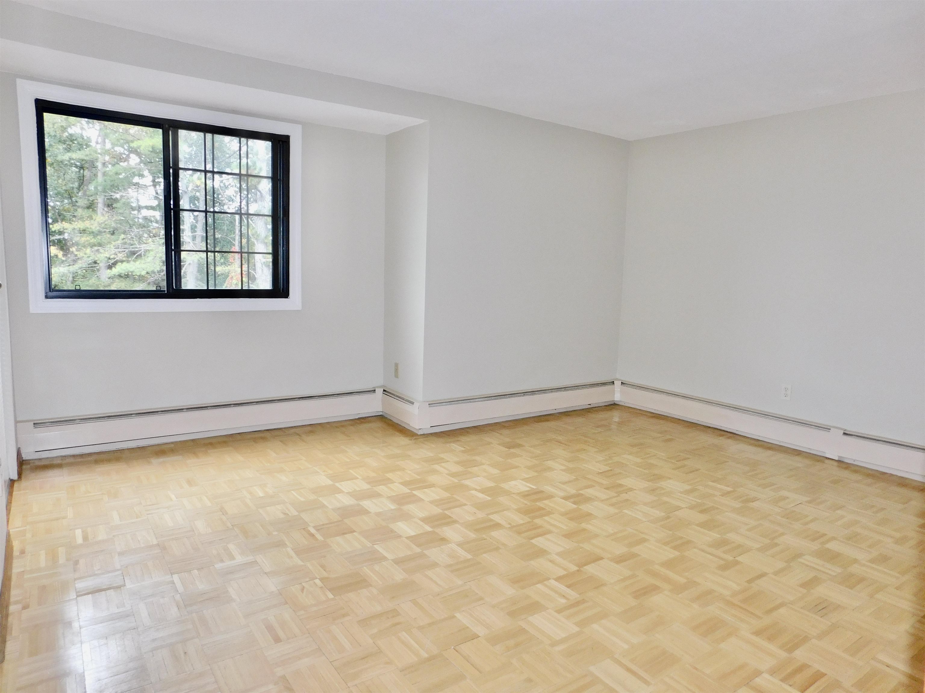 34 English Village Road, Unit 303 Manchester, NH 03102 - Photo 10 of 17 Gallery Image 10