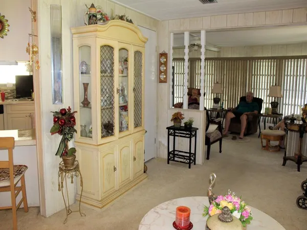 $105,000 | 129 Royal Palm Circle, Largo, FL 33778