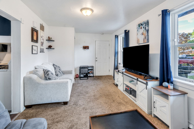 358 400 South Provo, UT 84601 - Photo 22 of 34 Living room with light colored carpet.