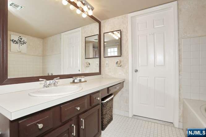 101 Quartz Lane Paterson, NJ 07501 - Photo 18 of 28