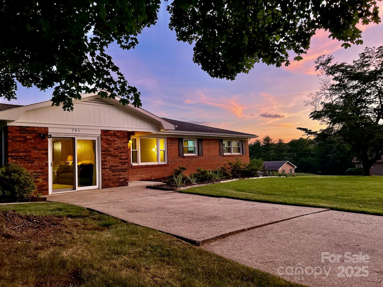 795 Monte Vista Road Candler, NC 28715 - Photo 2 of 31 Gallery Image 2