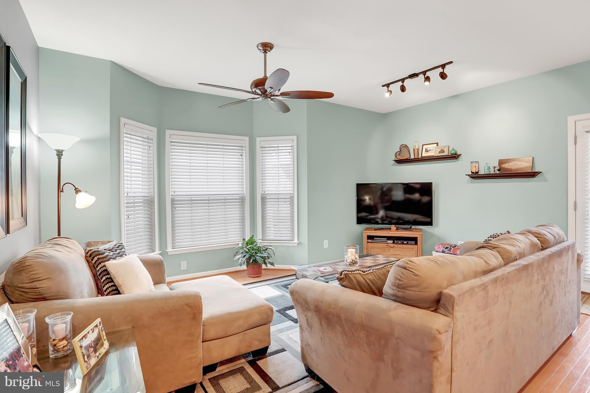 41864 Diabase Square Aldie, VA 20105 - Photo 4 of 30 Family Room