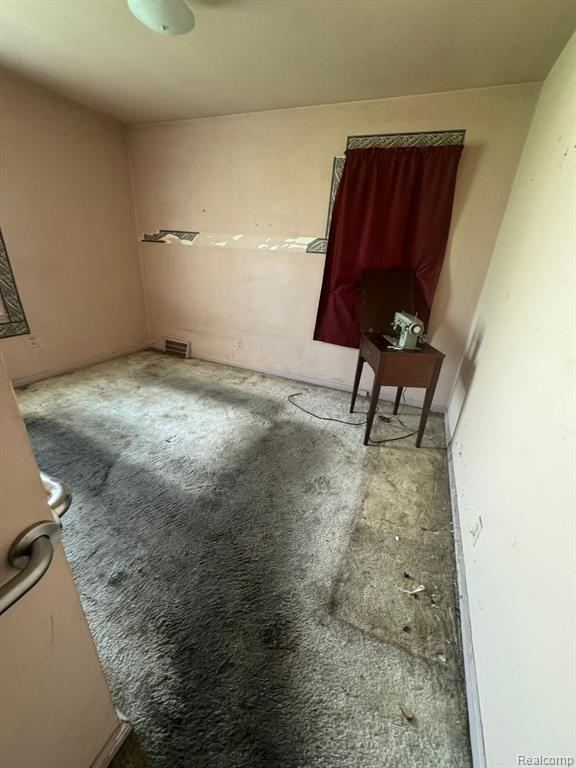 9986 Whitcomb Detroit, MI 48227 - Photo 3 of 23 Gallery Image 3