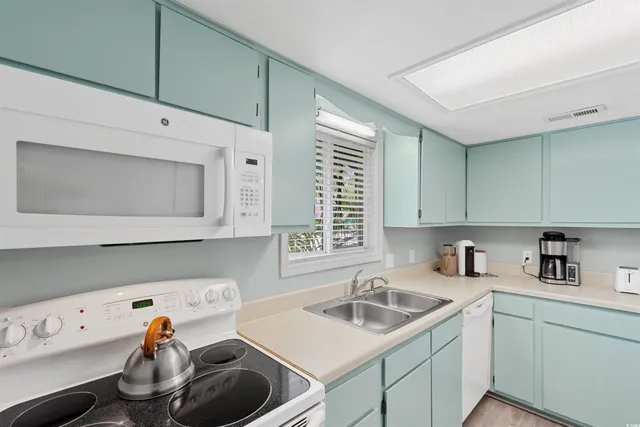 $1,650 | 605 A 17th Avenue South, North Myrtle Beach, SC 29582