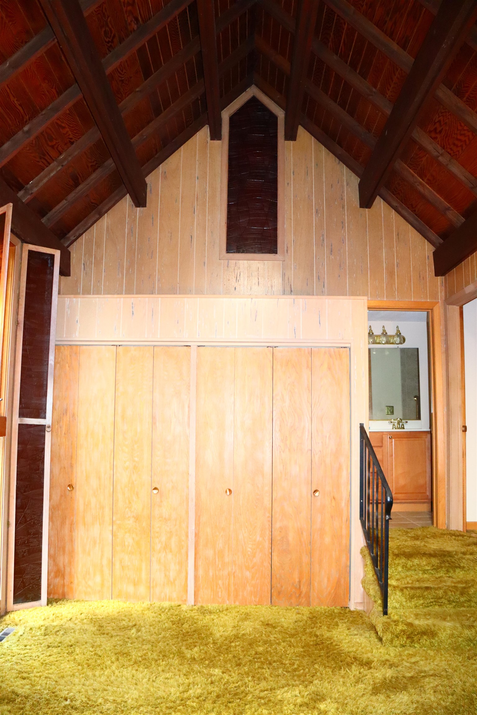 470 Brookside Road North Barrington, IL 60010 - Photo 16 of 38 a view of a livingroom with a lake