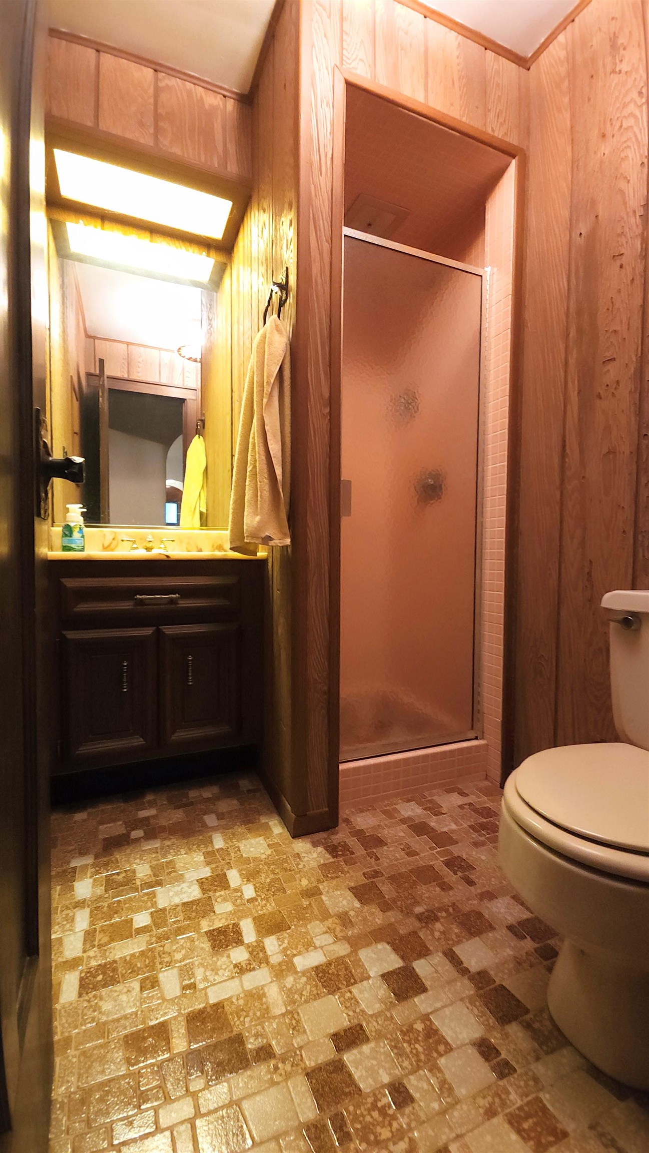 470 Brookside Road North Barrington, IL 60010 - Photo 19 of 38 a bathroom with a toilet and a sink