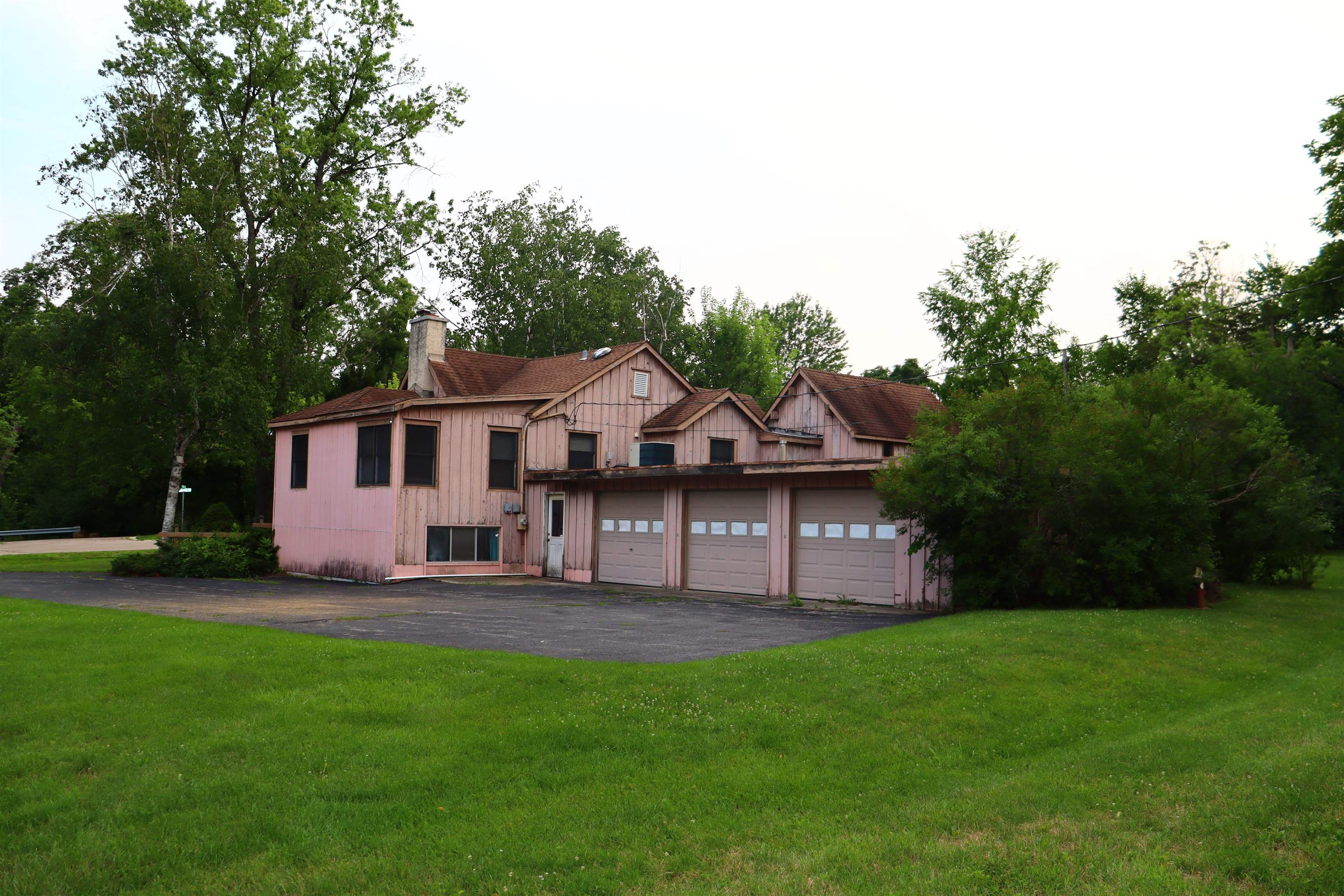 470 Brookside Road North Barrington, IL 60010 - Photo 37 of 38 a front view of a house with a yard and trees
