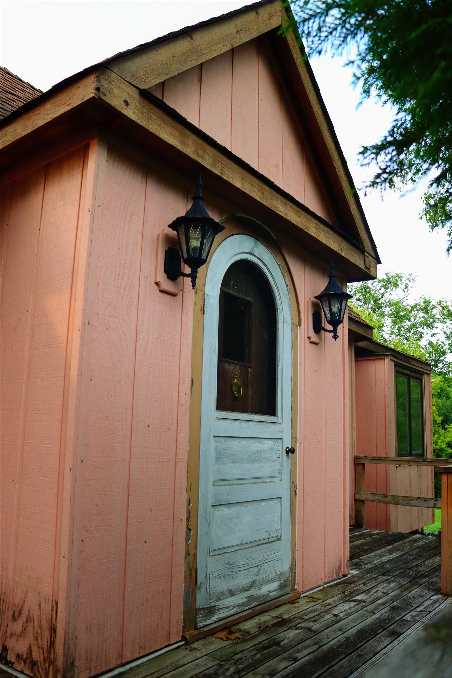 470 Brookside Road North Barrington, IL 60010 - Photo 4 of 38 a close view of a small house