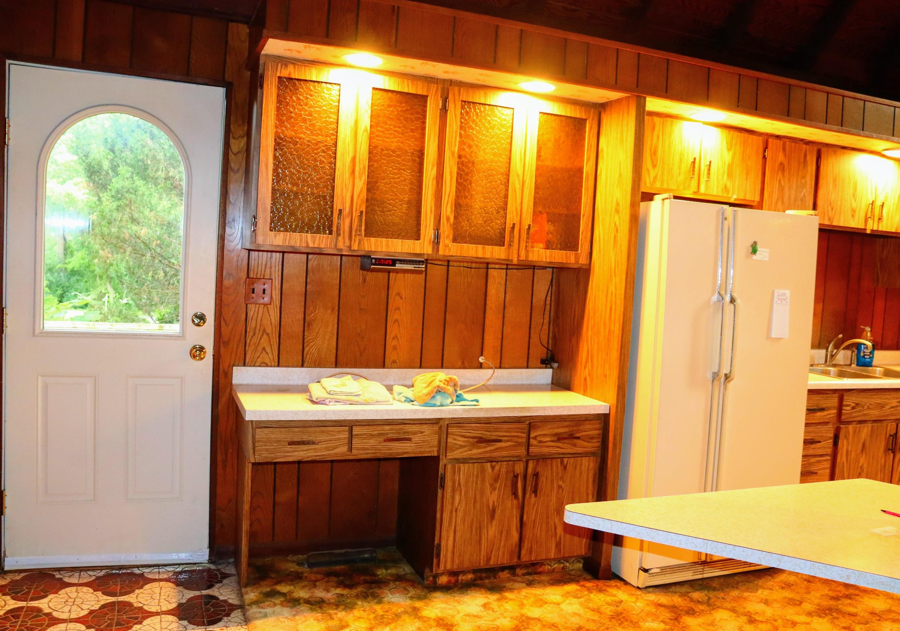 470 Brookside Road North Barrington, IL 60010 - Photo 5 of 38 a bathroom with a sink toilet and shower