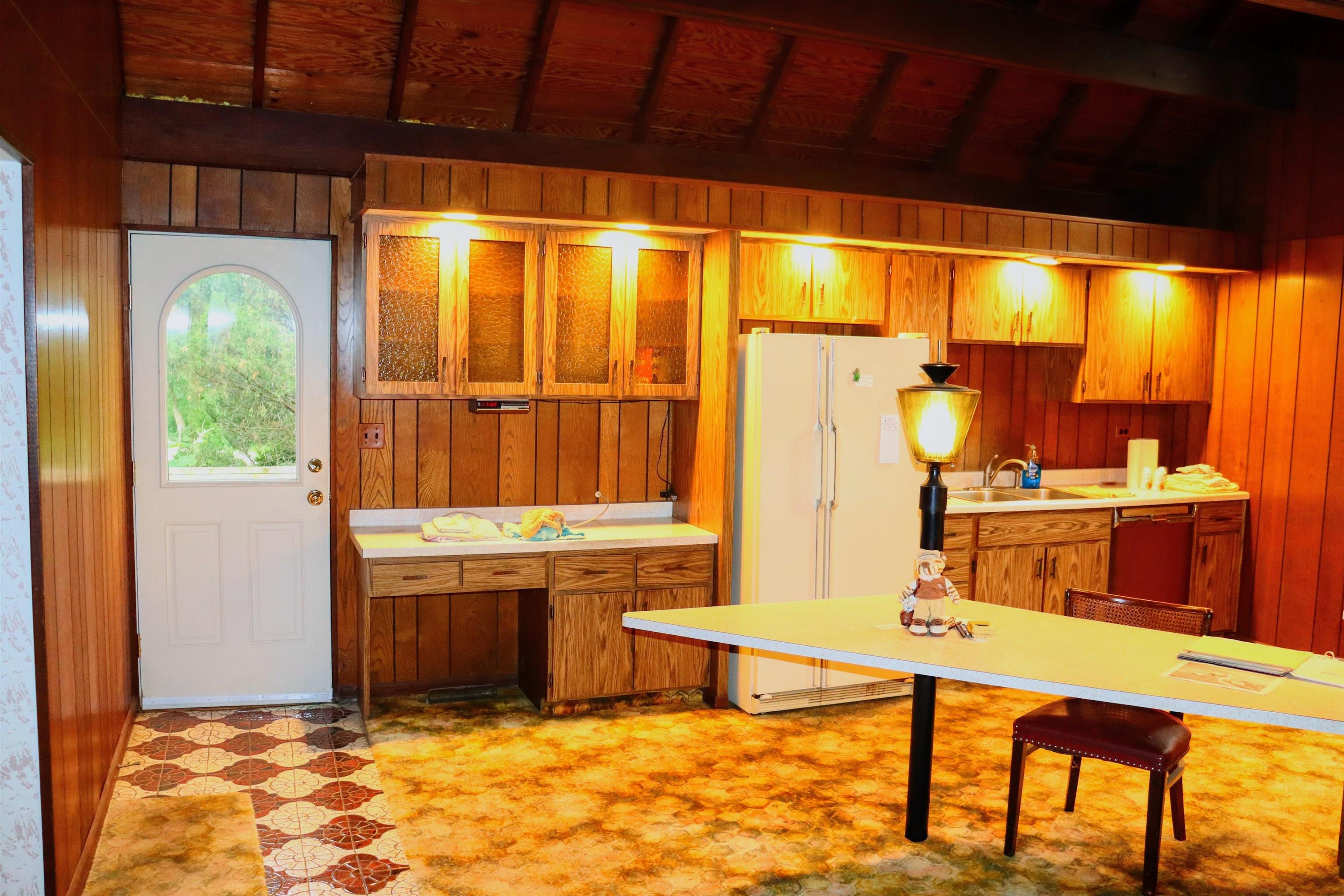 470 Brookside Road North Barrington, IL 60010 - Photo 6 of 38 a bathroom with a tub and sink