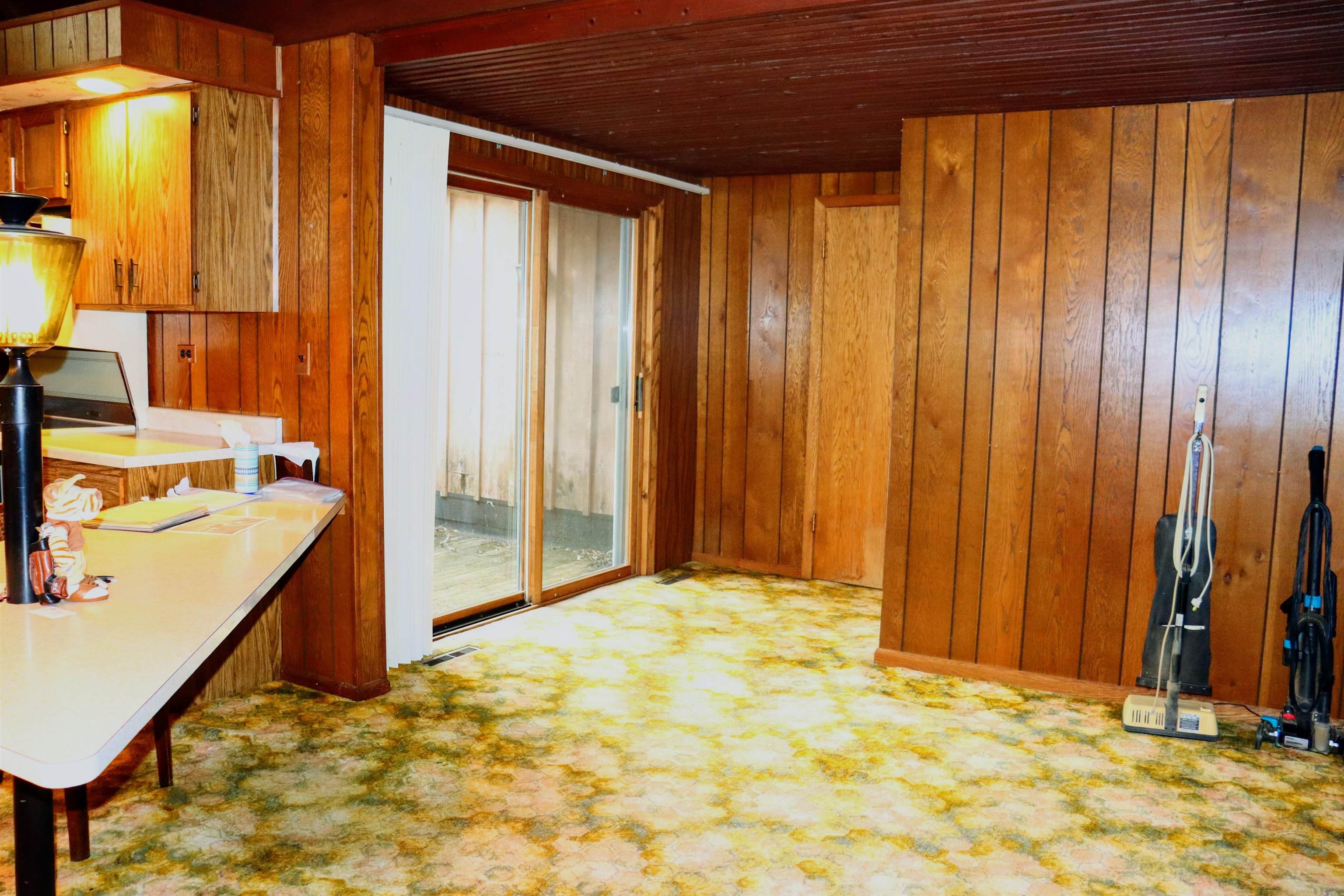 470 Brookside Road North Barrington, IL 60010 - Photo 9 of 38 a view of a bathroom with shower and a sink