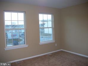 88 High Meadows Drive Sicklerville, NJ 08081 - Photo 5 of 9 an empty room with a window