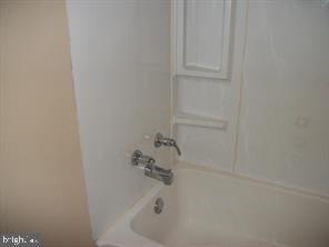 88 High Meadows Drive Sicklerville, NJ 08081 - Photo 9 of 9 a bathroom with a bathtub